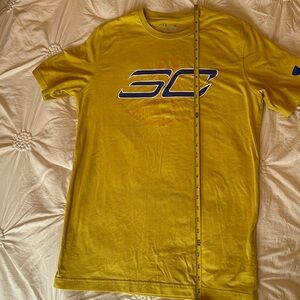 LEAVING CLOSET! NBA- STEPH CURRY Under Armour Yellow Men's Tee. Mens size SMALL
